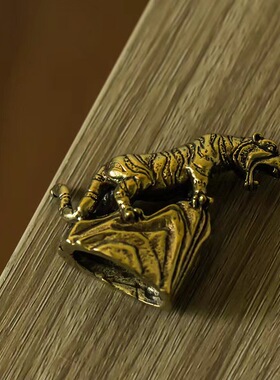 实心纯黄铜办公桌面小摆件生肖老虎气吞山河茶宠工艺品手把玩件