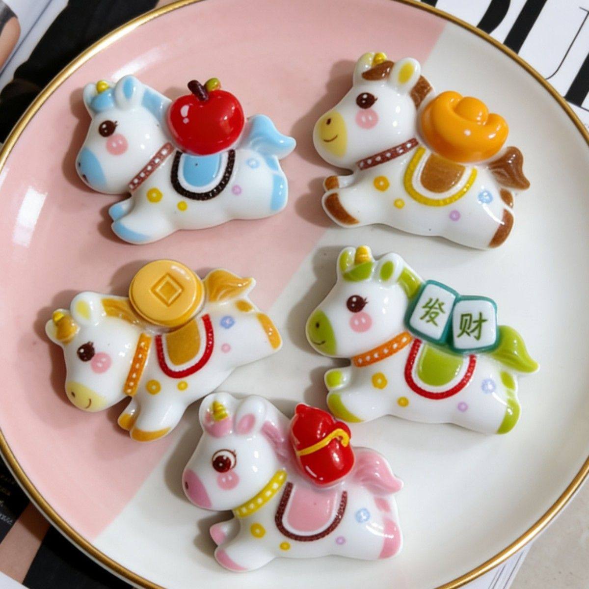 新年款生肖马diy树脂饰品配件发夹抓夹发圈吊坠手套项链手工配饰,淘宝优惠券,粉丝福利购,淘宝优惠卷