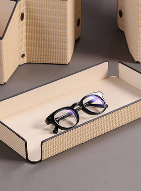 时钟售楼处托盘皮简约现代