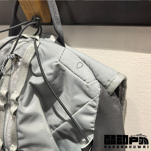 26春夏新款TheNorthFace北面户外通勤徒步休闲双肩背包男女款8HRZ - 图2