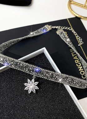 Fashion Crystal Ice Flower Pendant Necklace Glitter