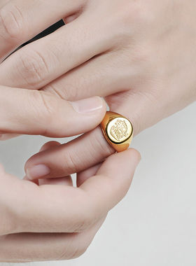 Ring for Men and Women Glossy Ring Carved Wild Boar Pattern