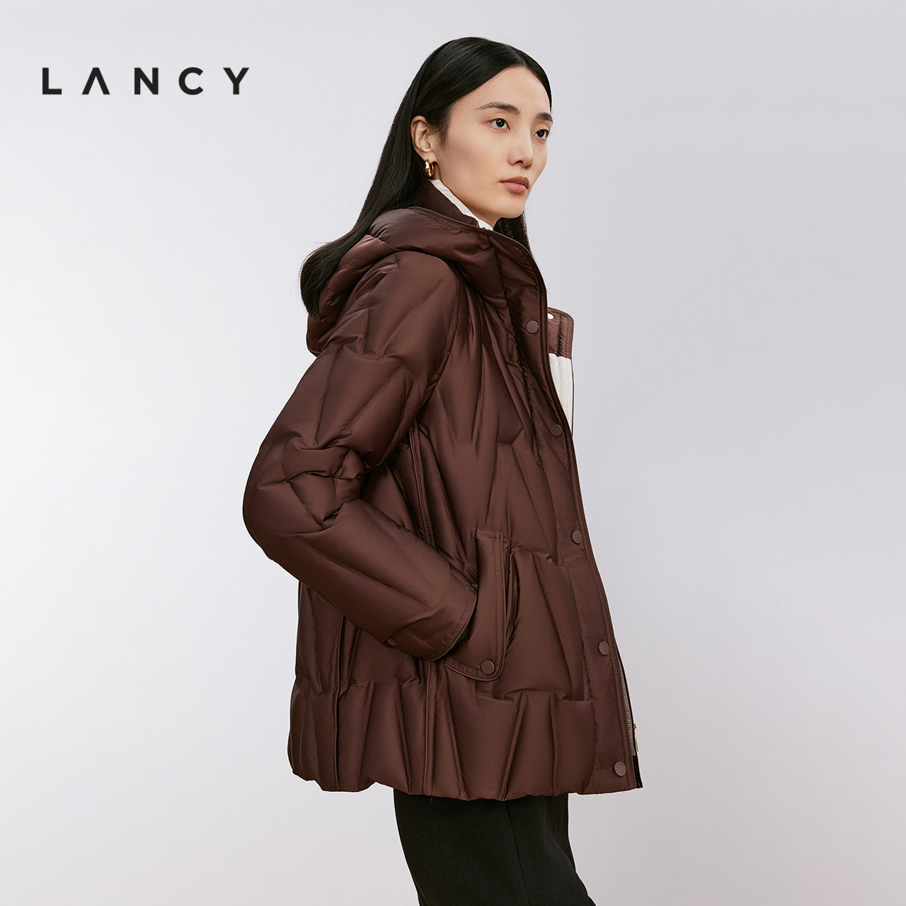 【90白鸭绒】LANCY/朗姿2024冬新款简约短款立领连帽高克重羽绒服 - 图1