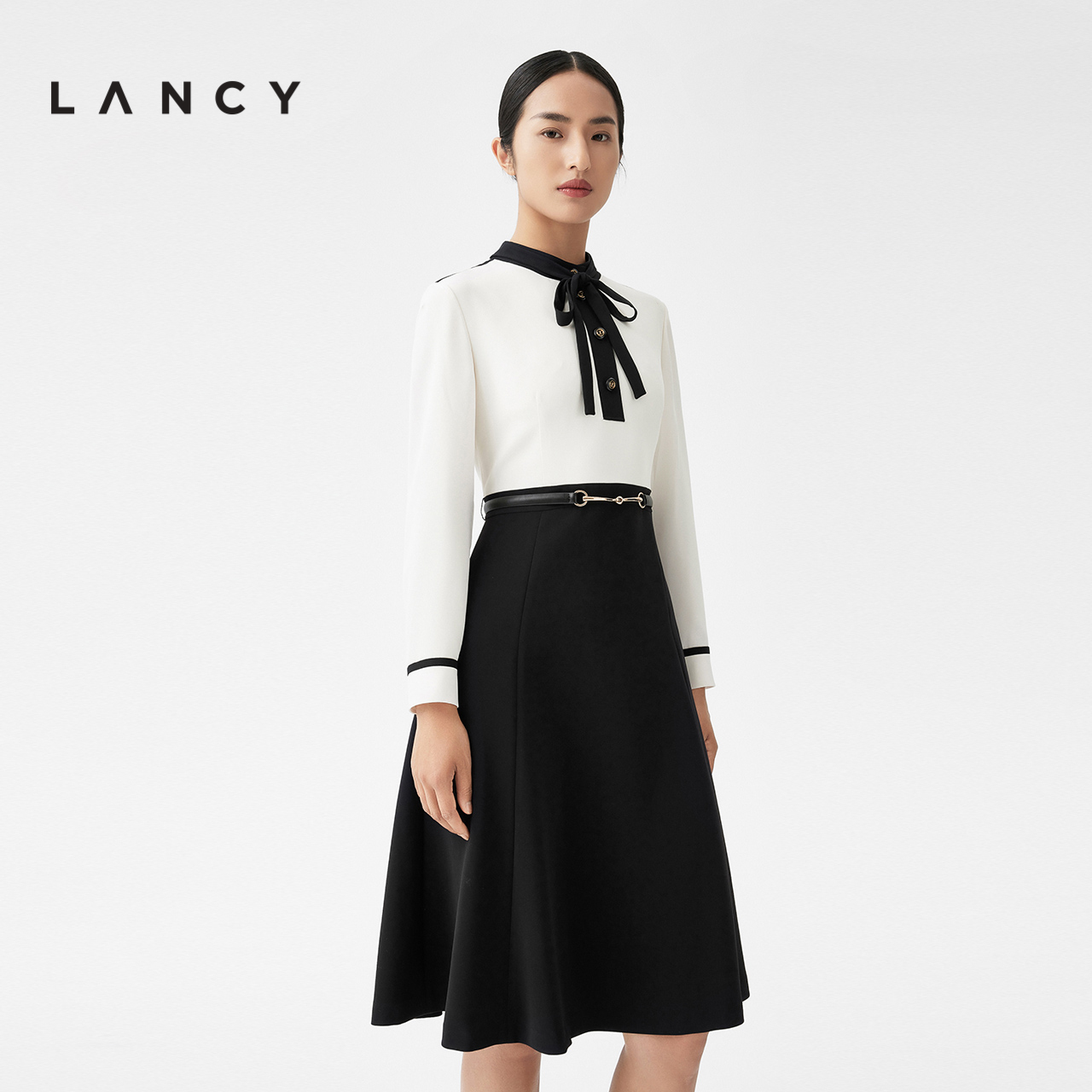 LANCY/朗姿2023秋冬新款黑白撞色连衣裙中长款裙子女收腰气质优雅