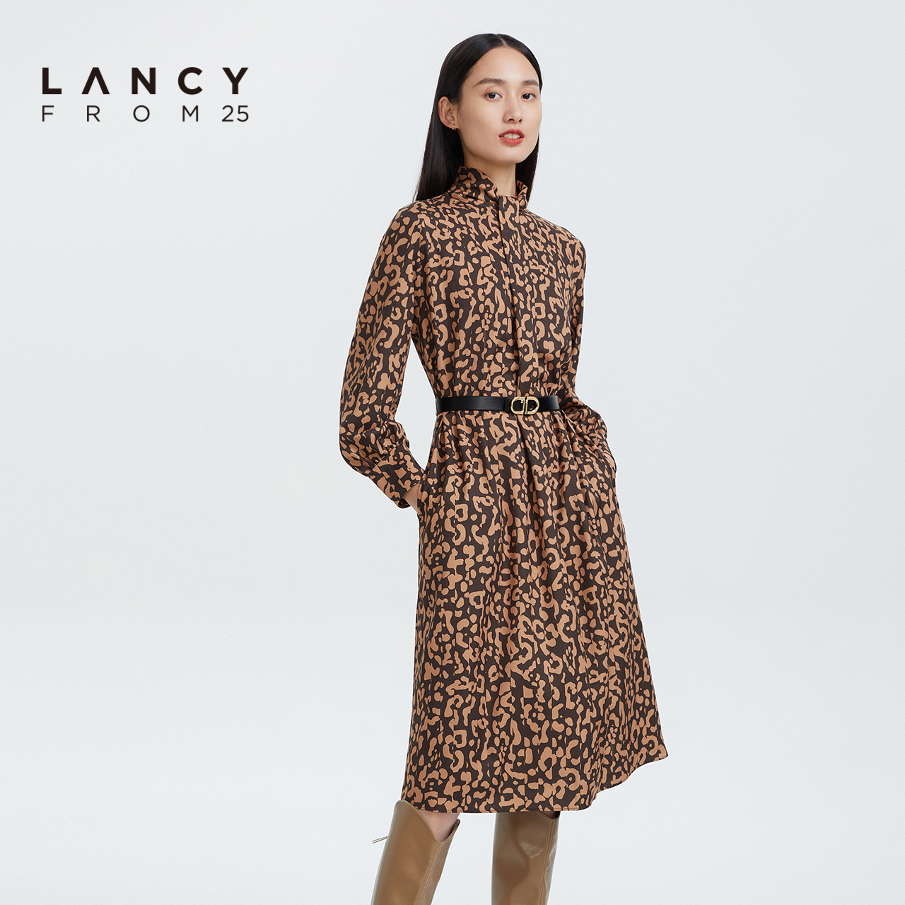 LANCY/悦朗姿2022冬季新款印花收腰连衣裙子女带腰带显瘦女士裙子