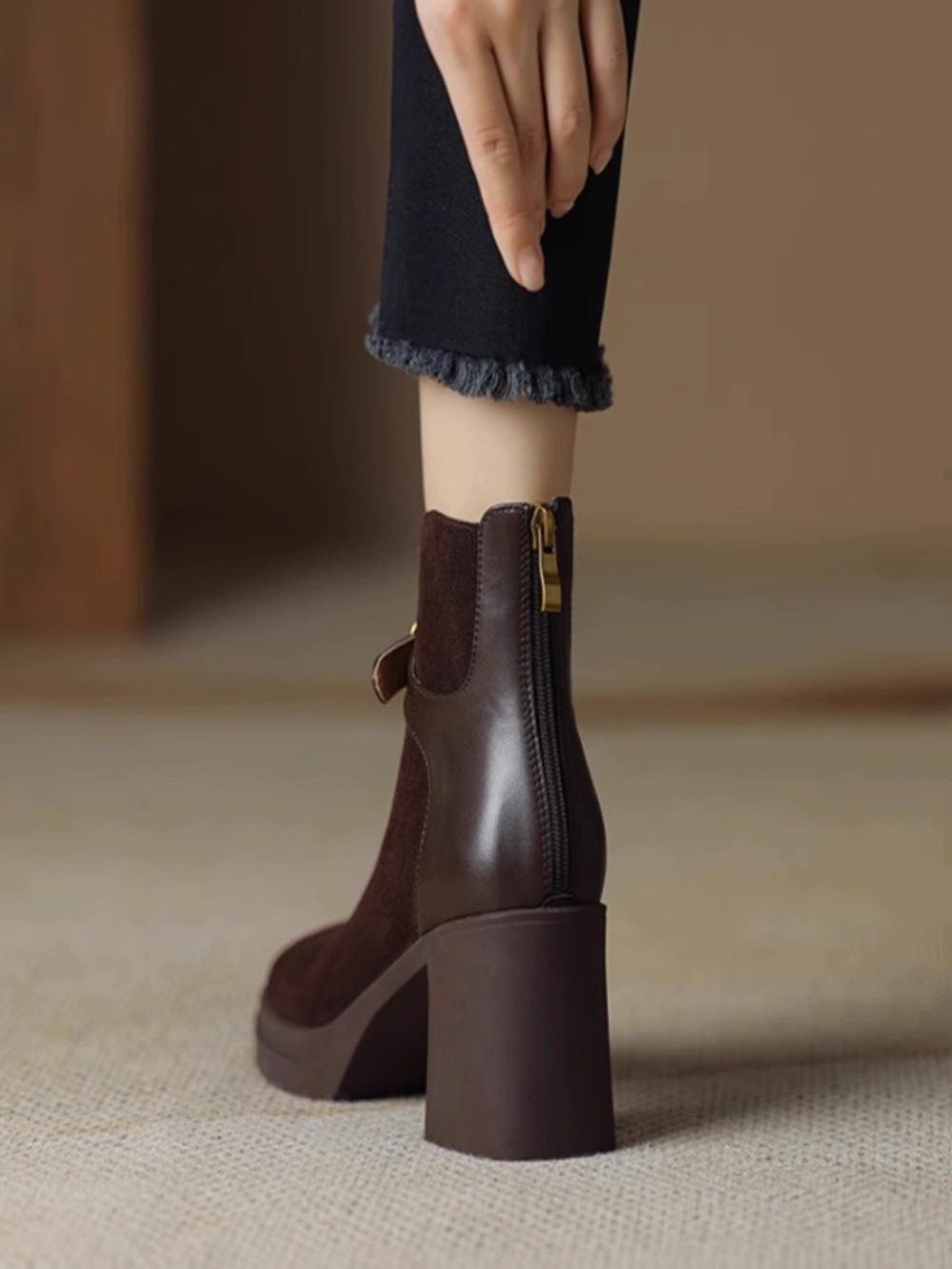 巨舒服真皮厚底粗跟拼接短筒时装靴女秋冬新款后拉链磨砂高跟短靴,淘宝优惠券,粉丝福利购,淘宝优惠卷