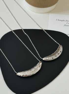 《碎冰大微笑》ins设计师高级双面碎冰大微笑s925纯银月牙形项链