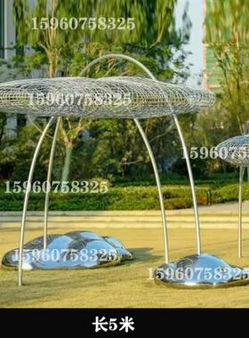 户外不锈钢镂空仿真云朵雕塑玻璃钢人物摆件园林景观草坪装饰小品