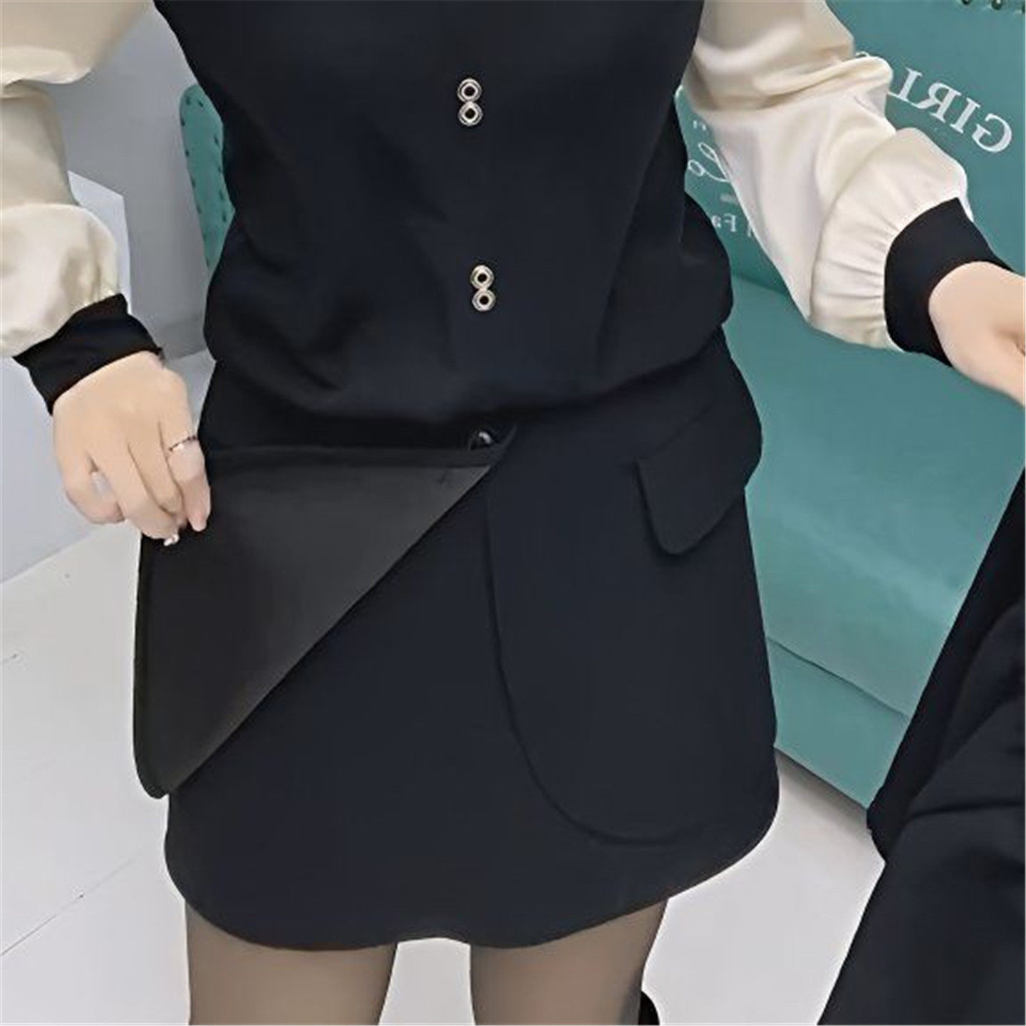 2025新款时尚百搭A字短裙女秋冬季外穿胖妈妈遮肚显瘦黑色短裤子,淘宝优惠券,粉丝福利购,淘宝优惠卷