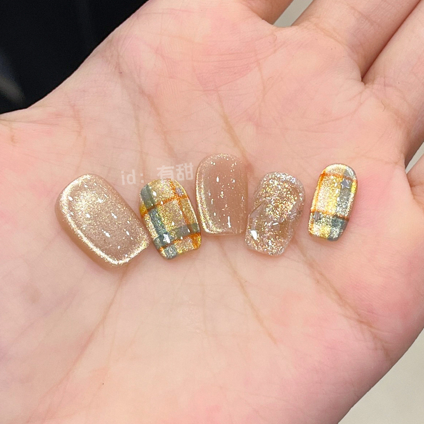 金色猫眼穿戴甲短款高级感显白爆款指甲贴片2025新款手工穿戴美甲,淘宝优惠券,粉丝福利购,淘宝优惠卷