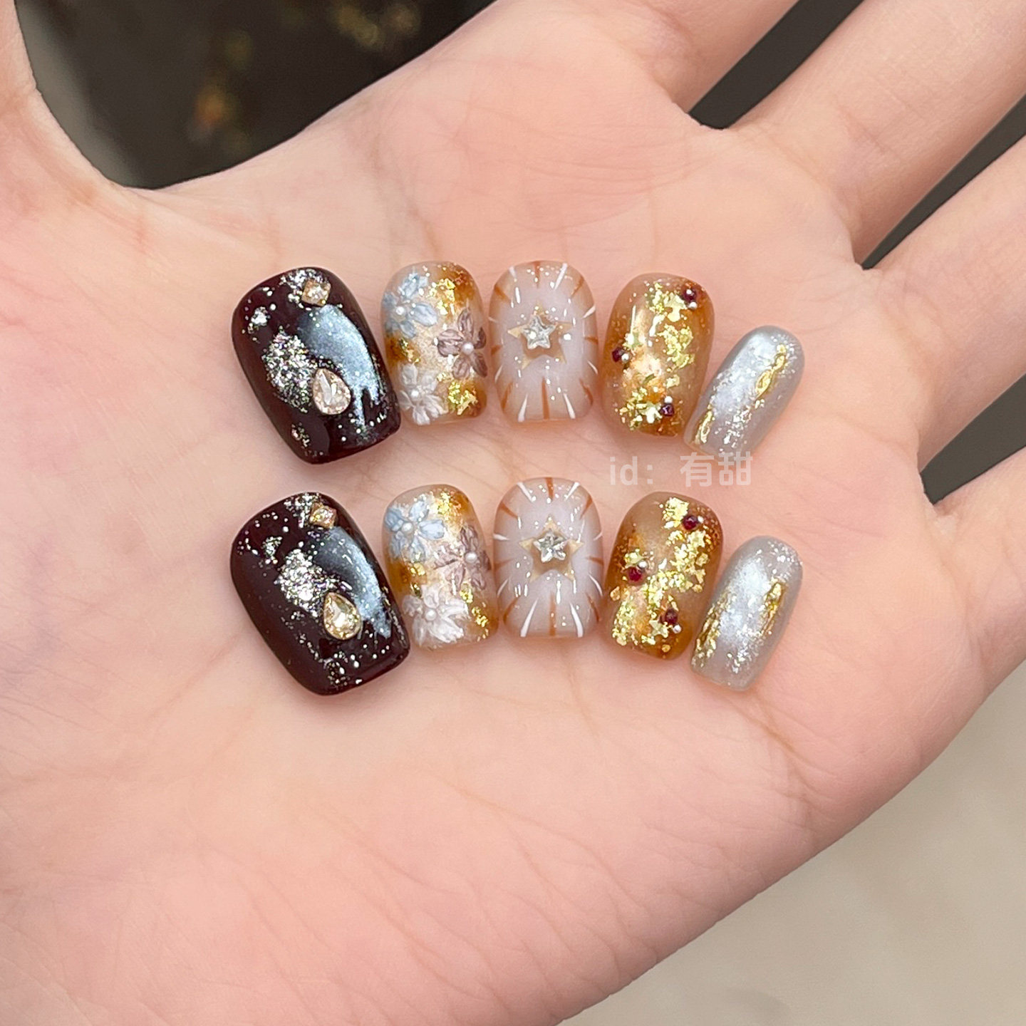 手工穿戴甲轻奢高级感秋冬短款穿戴美甲2025新款精致绝美指甲贴片,淘宝优惠券,粉丝福利购,淘宝优惠卷
