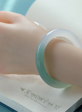 远山黛半山半水11毫米天然白玛瑙手镯渐变绿玉髓圆条文艺时尚玉镯