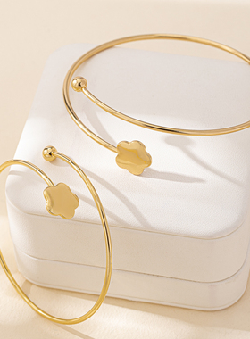 欧美跨境货源时尚简约五叶花手镯女个性百搭臂环套装小众手部饰品