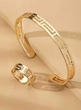 镂空万字纹金色和银色戒指时尚