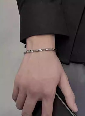 莫比乌斯钛钢不掉色手链