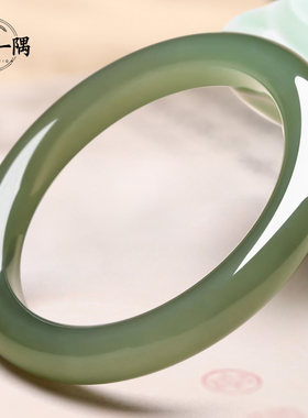 云翠社浅青玉和田玉手镯天然青海料高冰晴水女款玉镯子平安镯真品