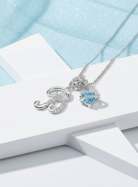 奢华蓝宝石字母项链女合金多层吊坠轻奢时尚气质百搭锁骨链