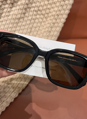 2025秋冬款时髦方形墨镜女