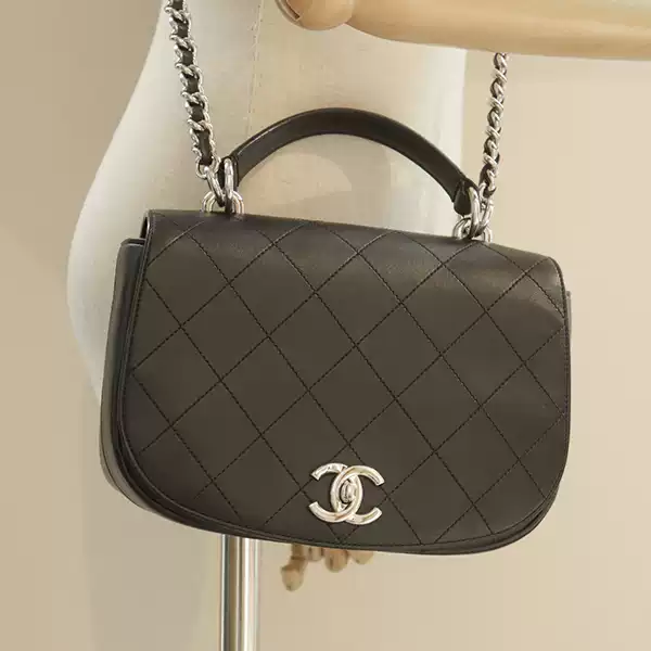 「9.0新」CHANEL(香奈儿) 手柄马鞍口盖包黑色哑光牛皮斜挎包