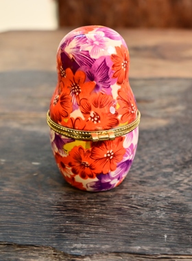 日本回流俄罗斯套娃型储物罐瓷摆件铜镶嵌