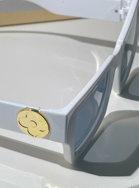 大小眼不对称拽拽的墨镜