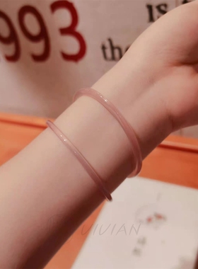 粉粉嫩嫩的叮当镯最是温柔不过了