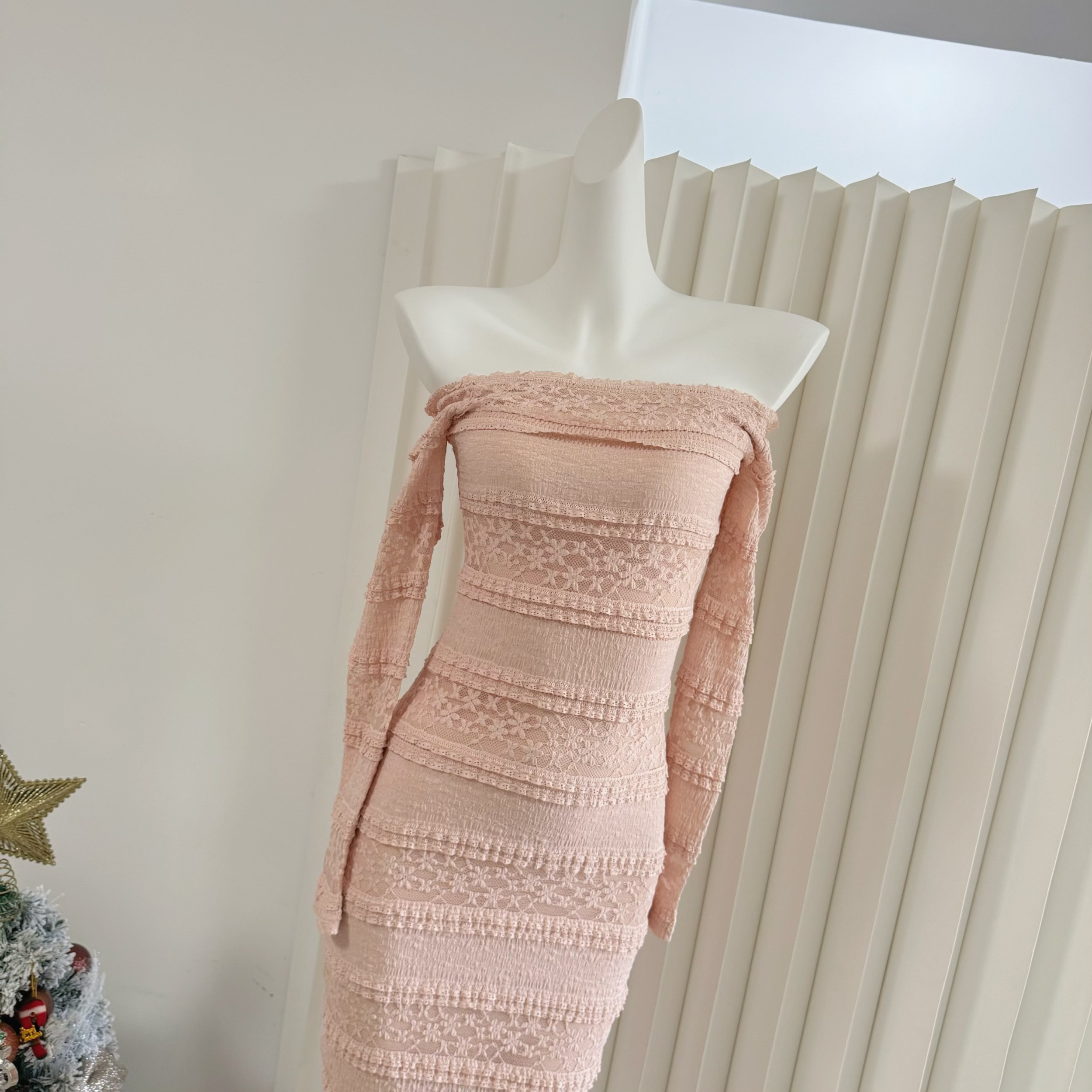 拾依集2026年春季新款女一字肩粉色连衣裙大方得体绝美后开叉裙子,淘宝优惠券,粉丝福利购,淘宝优惠卷