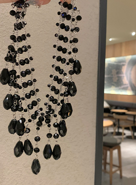 SHOWDIGU黑色串珠水滴流苏项链