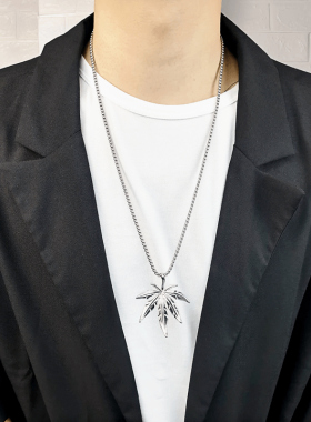 潮牌男女嘻哈钛钢幸运枫叶项链