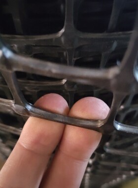 塑料养殖网格围栏黑色栅栏户外家用隔离护栏网果园拦鸡防护网加厚