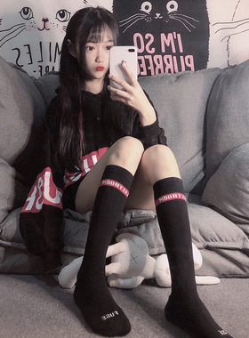 中筒袜子女25潮纯棉黑色字母运动可爱JK日系显瘦小腿袜夏季外穿