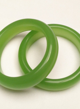 翡翠色手镯子女款玻璃手镯子浅绿色玉石手镯玛瑙玉镯子