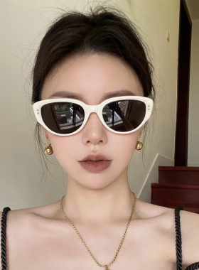 熊猫米白色墨镜防紫外线