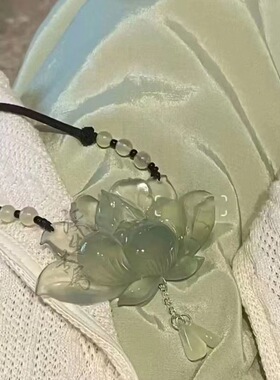 新中式古风清透莲花吊坠项链