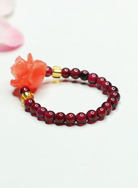 天然酒红石榴石戒指玫瑰花指环水晶彩宝女士款礼品气质文雅饰品