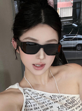 美式复古曲面镜猫眼墨镜女款2024新款高级感窄框眼镜方圆脸太阳镜