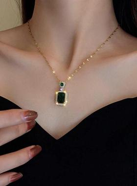 吊坠女夏小众高级设计感锁骨链轻奢百搭祖母绿项链耳环套装高级感