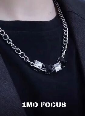 “非黑即白”中性锆石项链