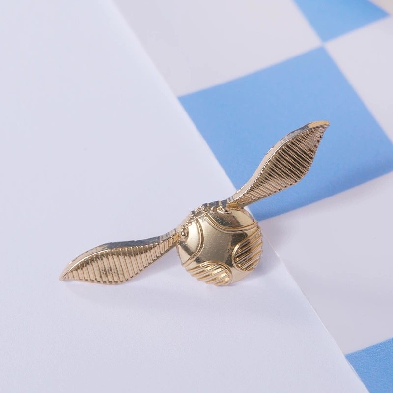 MINISO名创优品哈利·波特系列海德薇与金色飞贼徽章胸章卡通礼物,淘宝优惠券,粉丝福利购,淘宝优惠卷