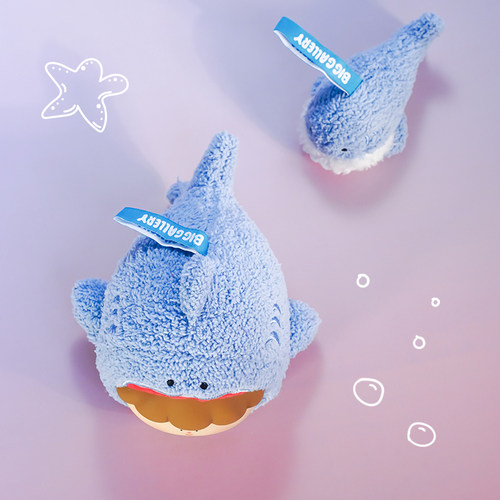 大美术馆 毛毛鲨吊卡搪胶毛绒公仔玩偶包包挂件装饰摆件生日礼物 - 图1