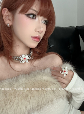 复古清冷感白色鸢尾花珍珠项链