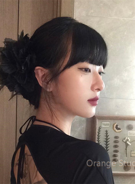 古早感辣妹黑色羽毛抓夹