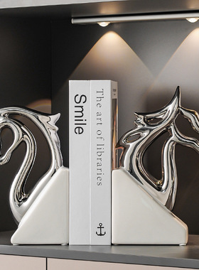 陶瓷现代简约创意马书挡装饰摆件