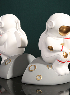 北欧创意宇航员系列摆件太空人客厅样板间茶几纸巾盒书靠书档壁挂