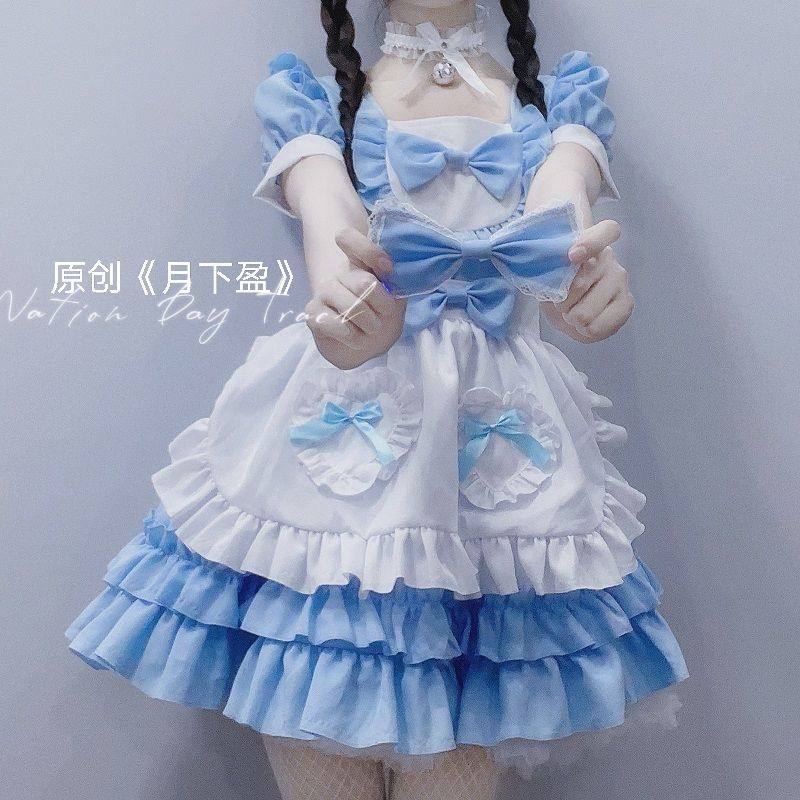 オリジナルの月下旬のメイド服をアップサイズのワンピースにしました 青いロリータの背の低い女装ロリ