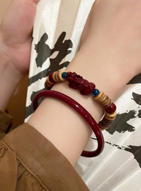 新中式椰壳朱砂貔貅串珠手镯女款ins小众设计感复古气质百搭首饰