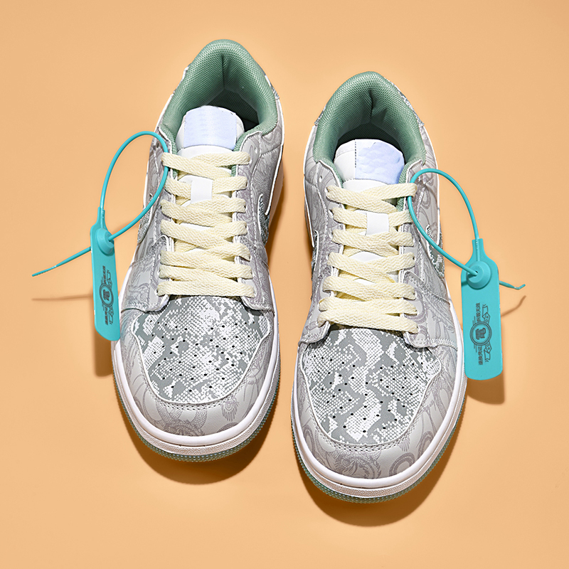 aj1新款男鞋低帮秋季牛仔蓝板鞋aj空军一号运动女鞋熊猫红蓝黑白 - 图1