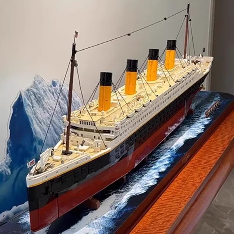 兼容乐高泰坦尼克号积木船模型摆件拼图6-12岁巨大型男孩拼装玩具 - 图0