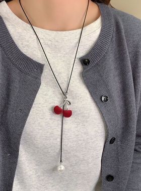 红色丝绒时尚樱桃吊坠毛衣链女款韩系新款秋冬项链小众高级配饰