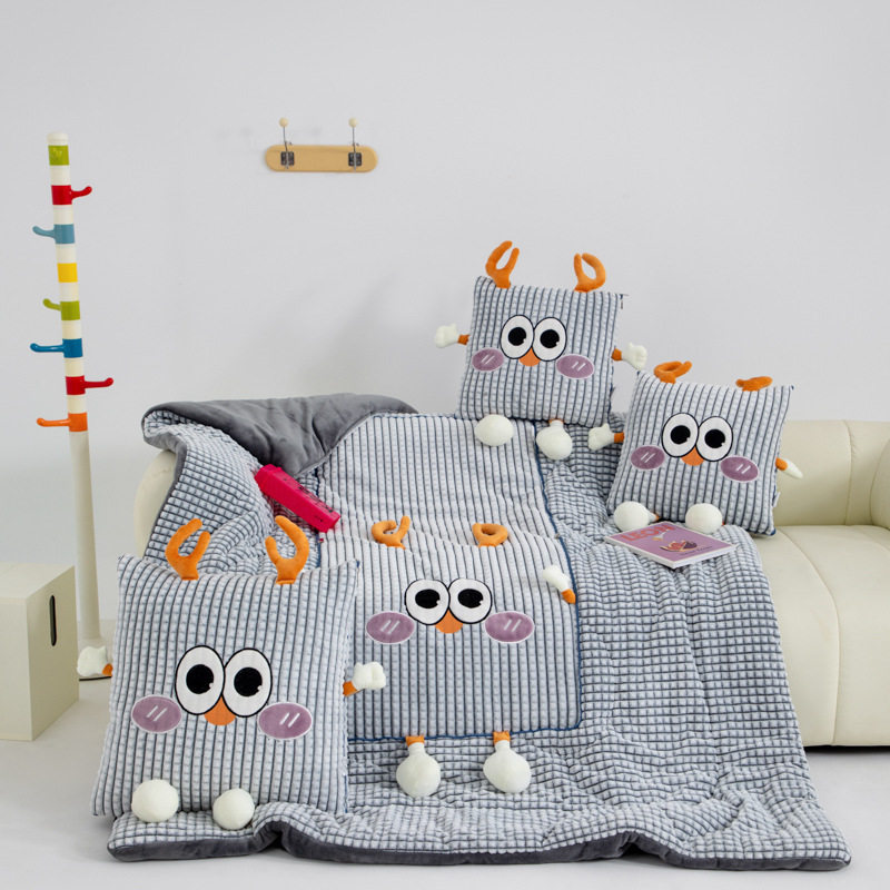 新款高克重牛奶绒抱枕被车载沙发午休靠垫 多功能卡通抱枕被,淘宝优惠券,粉丝福利购,淘宝优惠卷